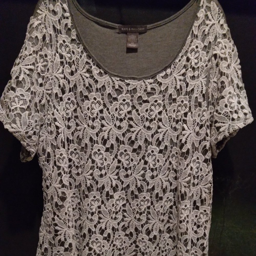 KATE & MALLORY Pullover Tunic Style Top w/Lace Layered Over Front & Sleeves